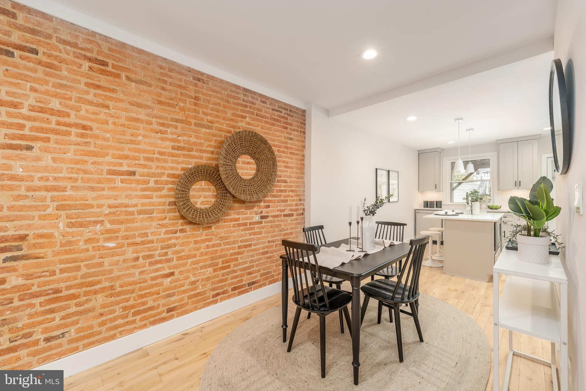 RIVERSIDE - Residential