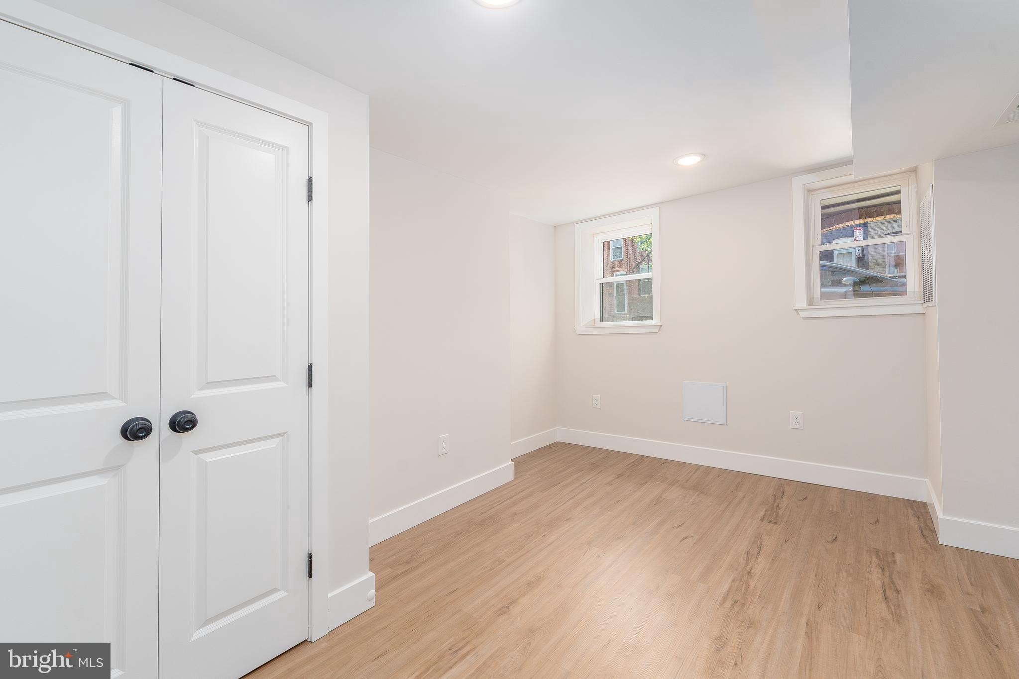 RIVERSIDE - Residential