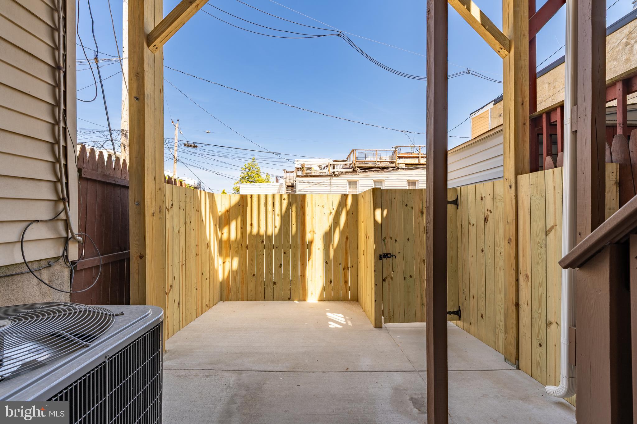 RIVERSIDE - Residential