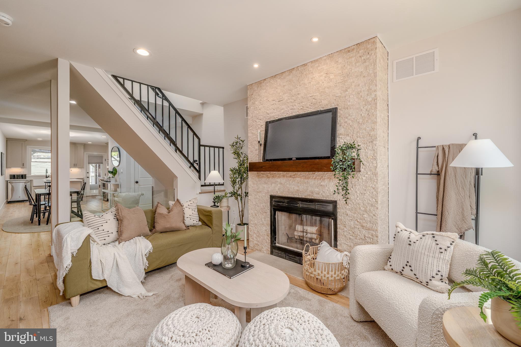 RIVERSIDE - Residential