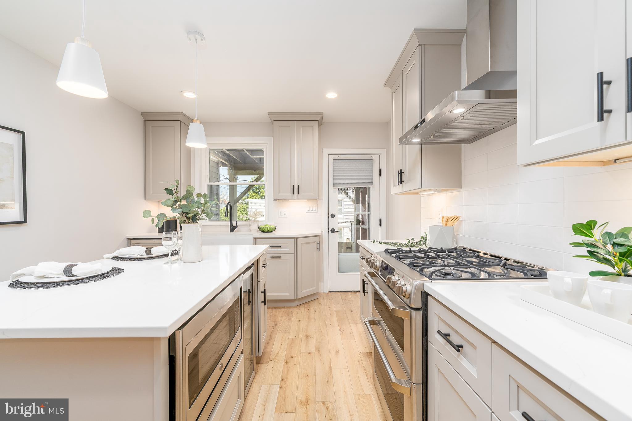 RIVERSIDE - Residential