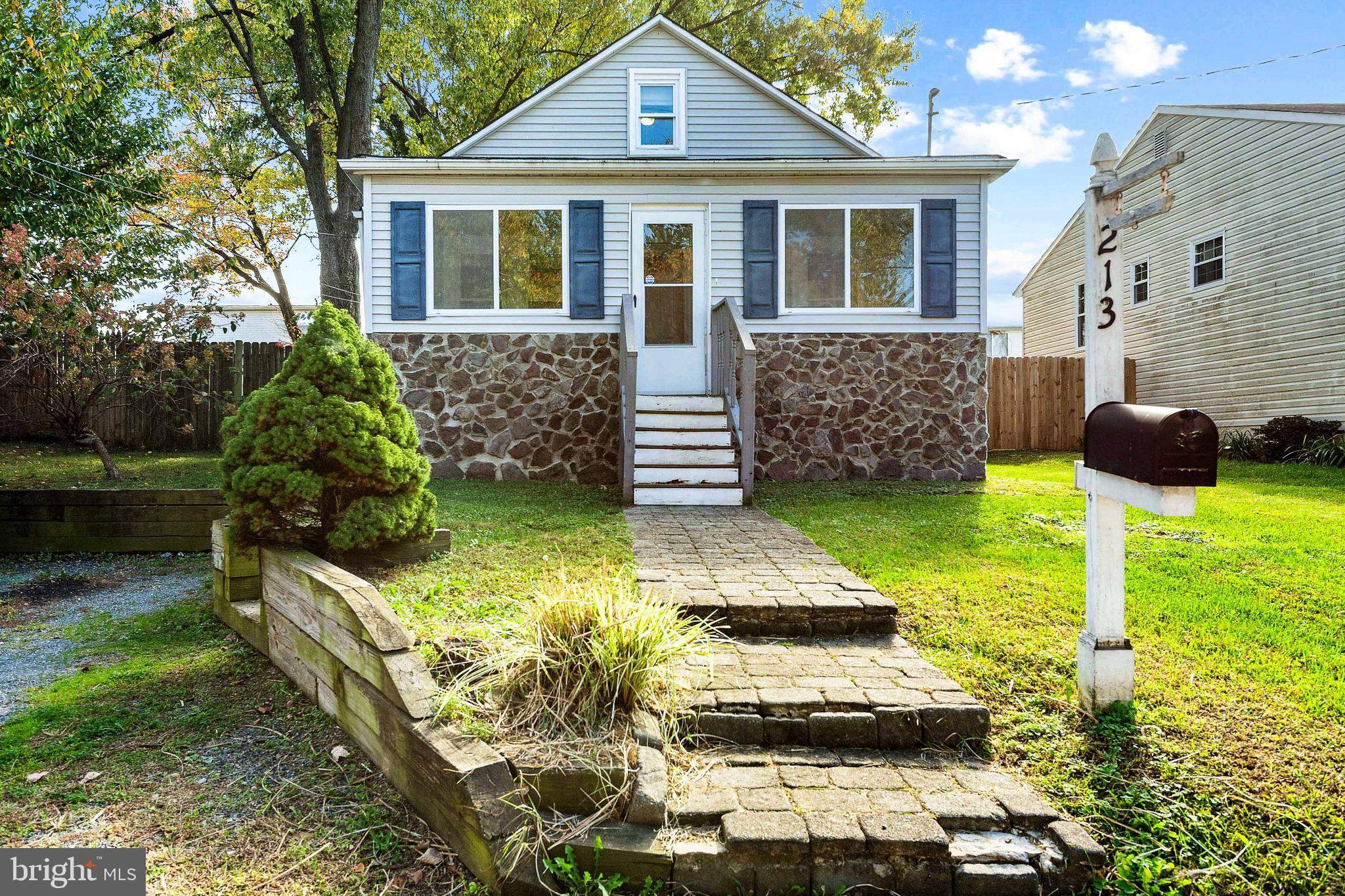 ARUNDEL GARDENS - Residential