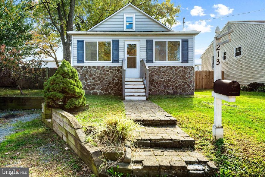 Cape Cod features an open floor plan with two bedrooms, one full bath, a den, a front porch,  and a fenced backyard. This property is conveniently located near shopping centers, restaurants, public schools, and commuter highways. This home is perfect for either an owner-occupant or an investor. Contact your agent and schedule an appointment to view this property.