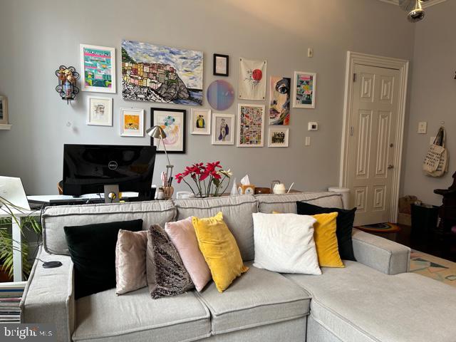 SOCIETY HILL - Residential Lease