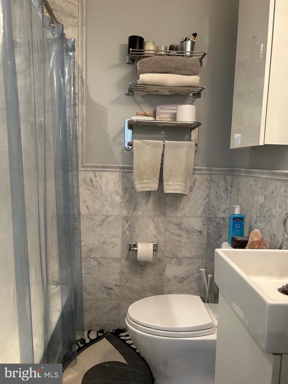 SOCIETY HILL - Residential Lease