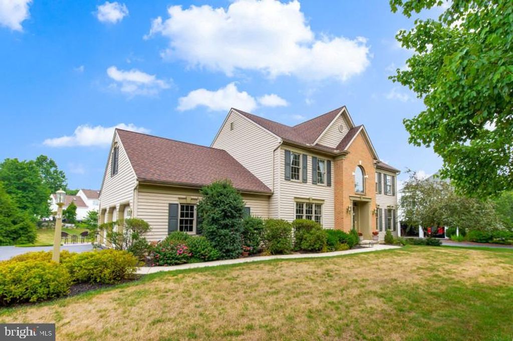 Photo of 1370 Sylvan Road, Lancaster, PA 17601 (MLS # PALA2054522)