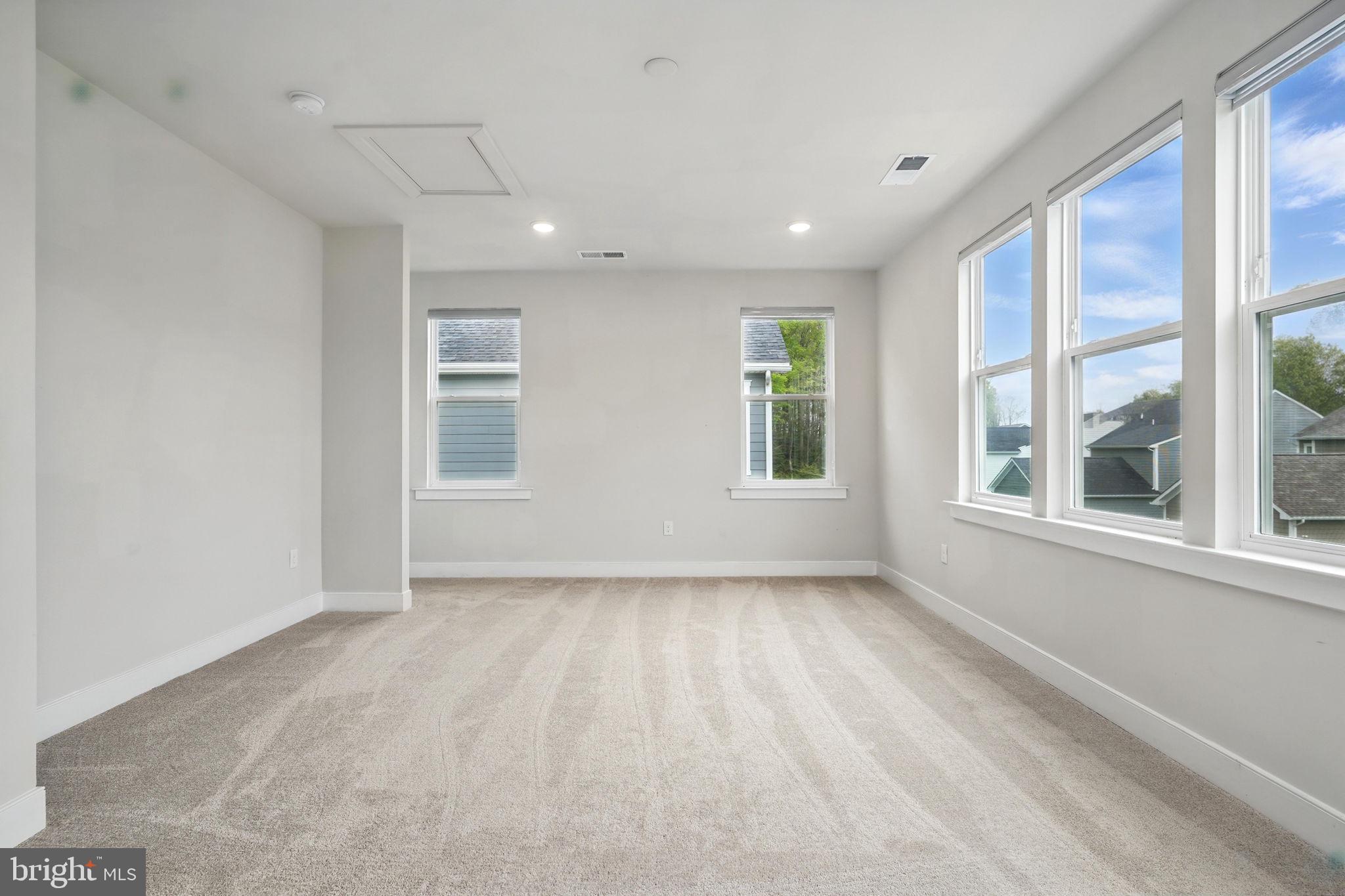 POTOMAC SHORES - Residential