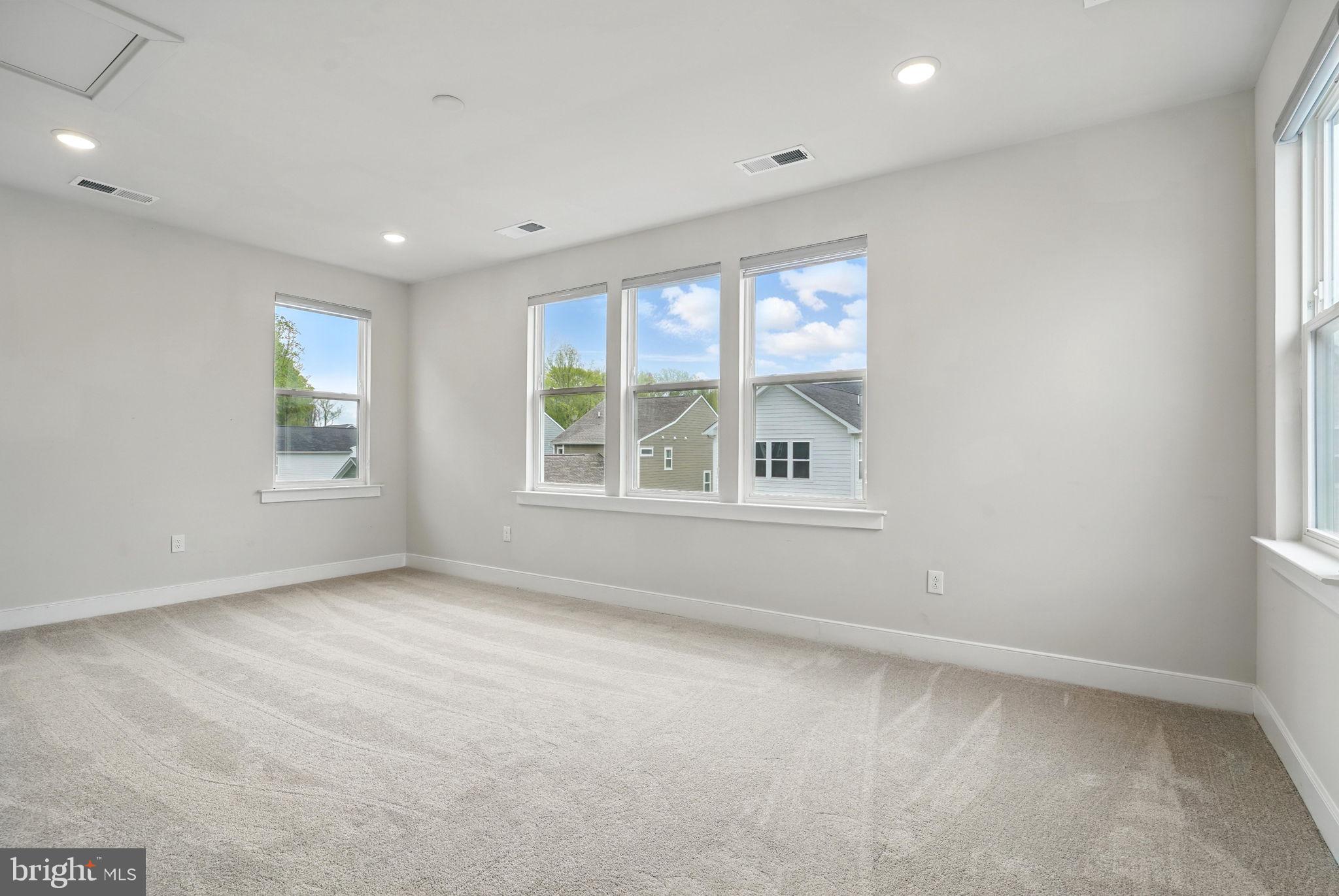 POTOMAC SHORES - Residential