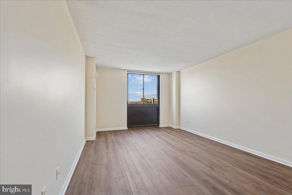 WESTLAKE PARK - Residential