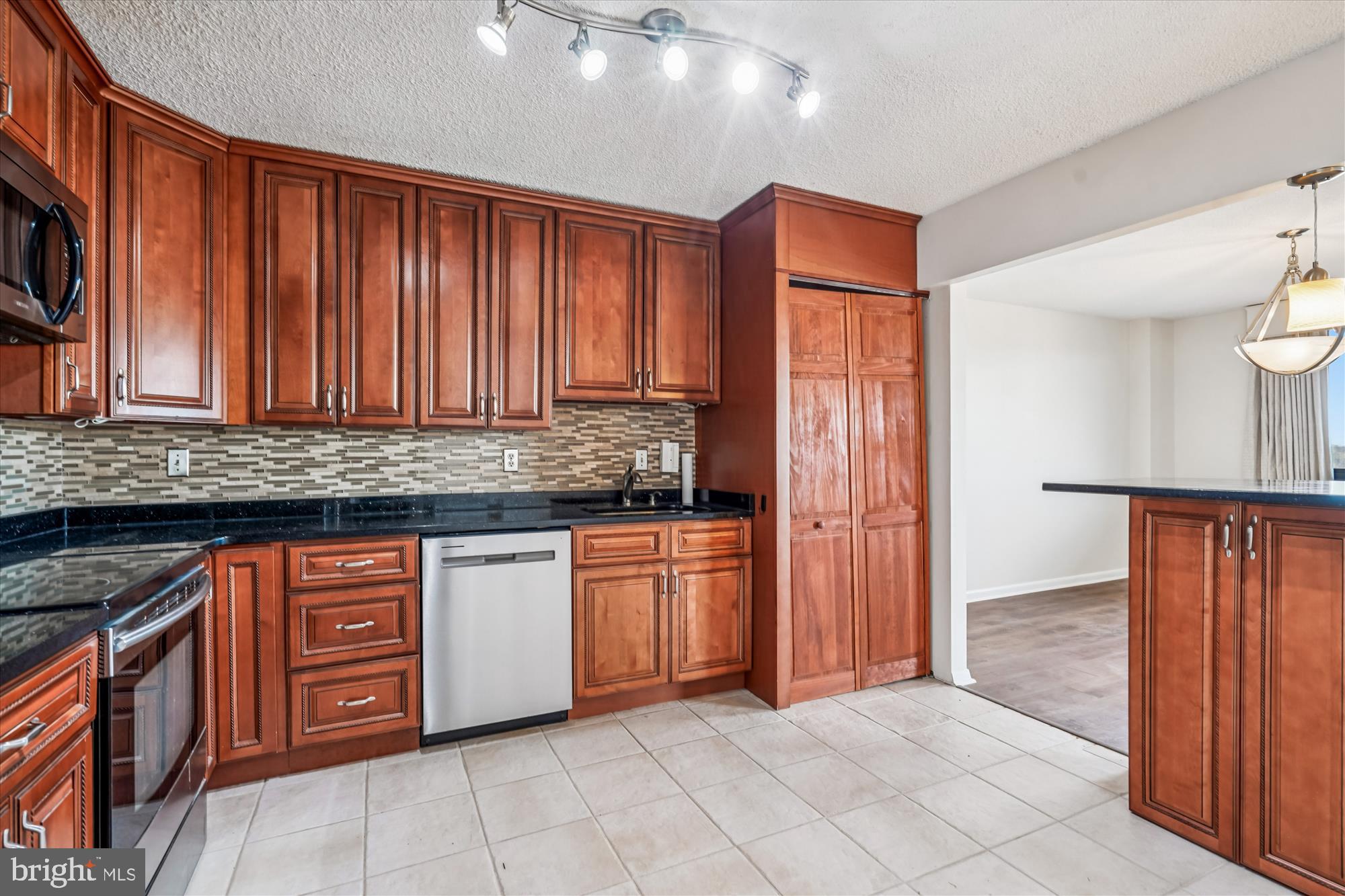 WESTLAKE PARK - Residential