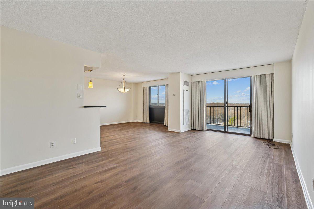 WESTLAKE PARK - Residential