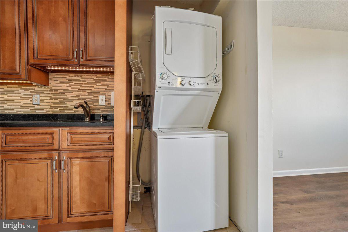 WESTLAKE PARK - Residential