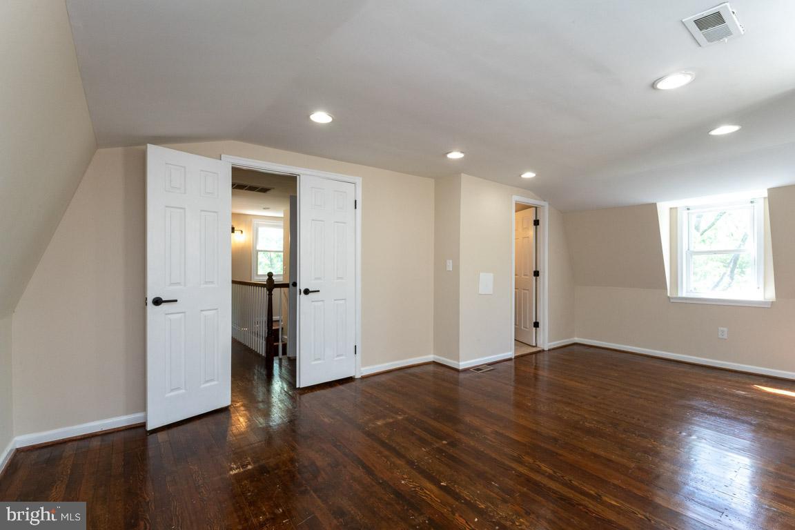 LANDOVER - Residential