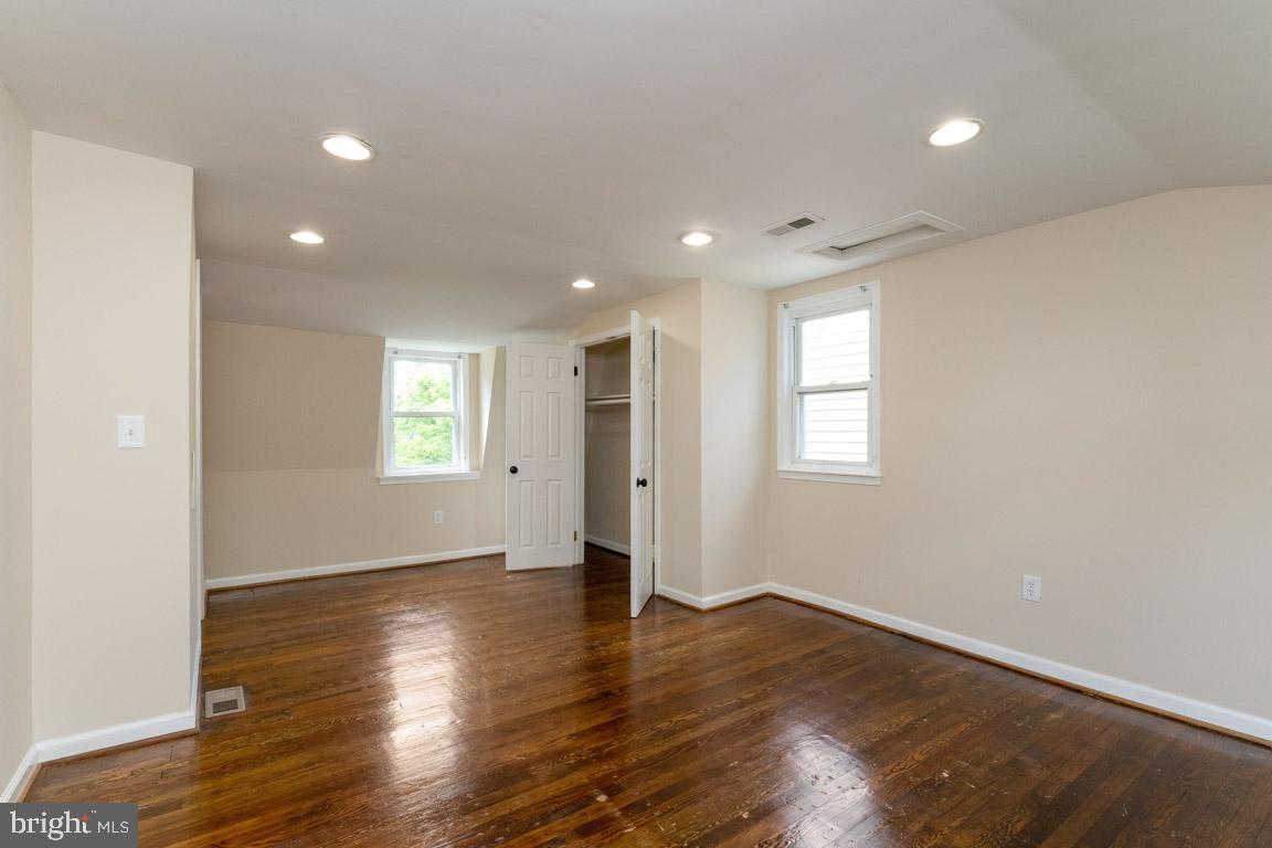 LANDOVER - Residential