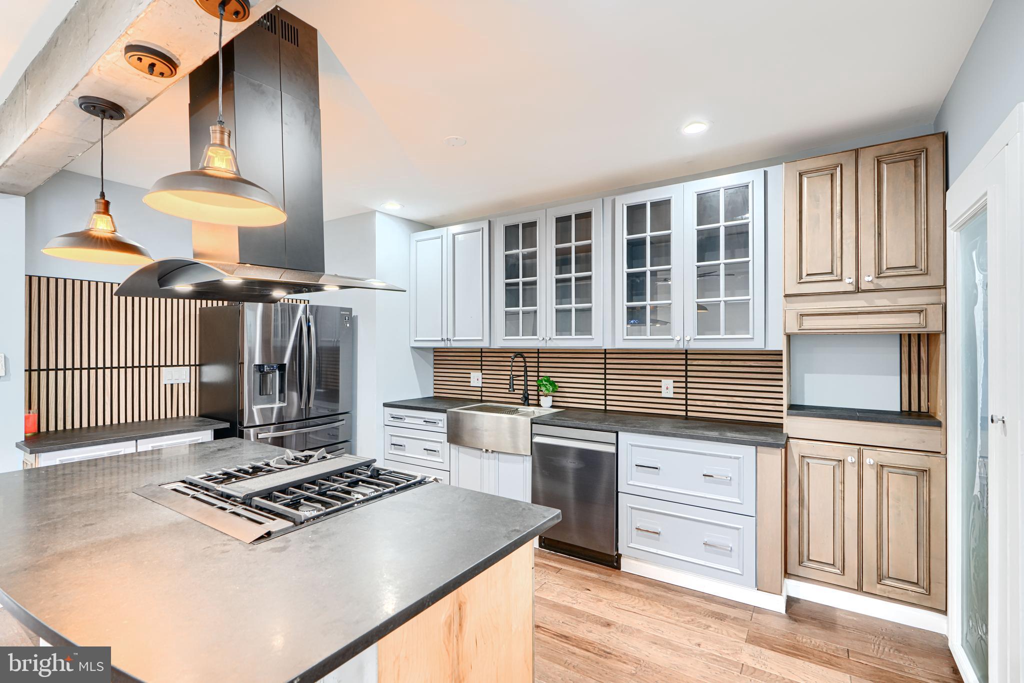 ARLINGTON - Residential