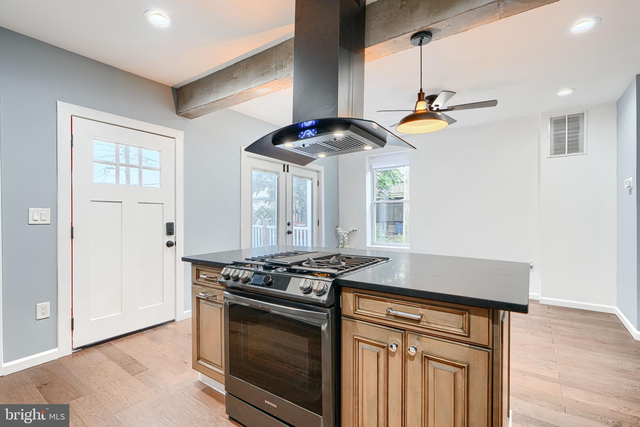 ARLINGTON - Residential