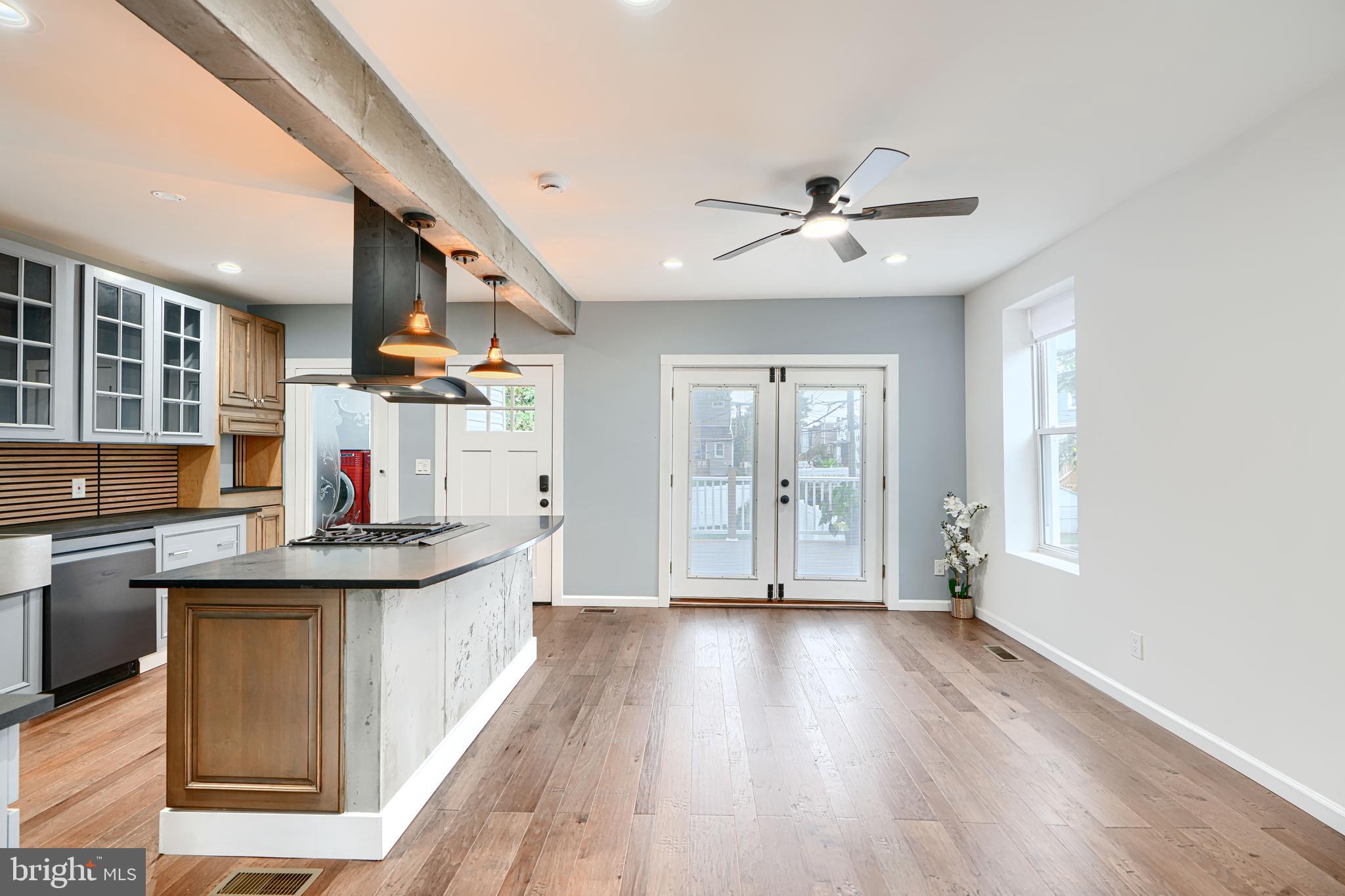 ARLINGTON - Residential