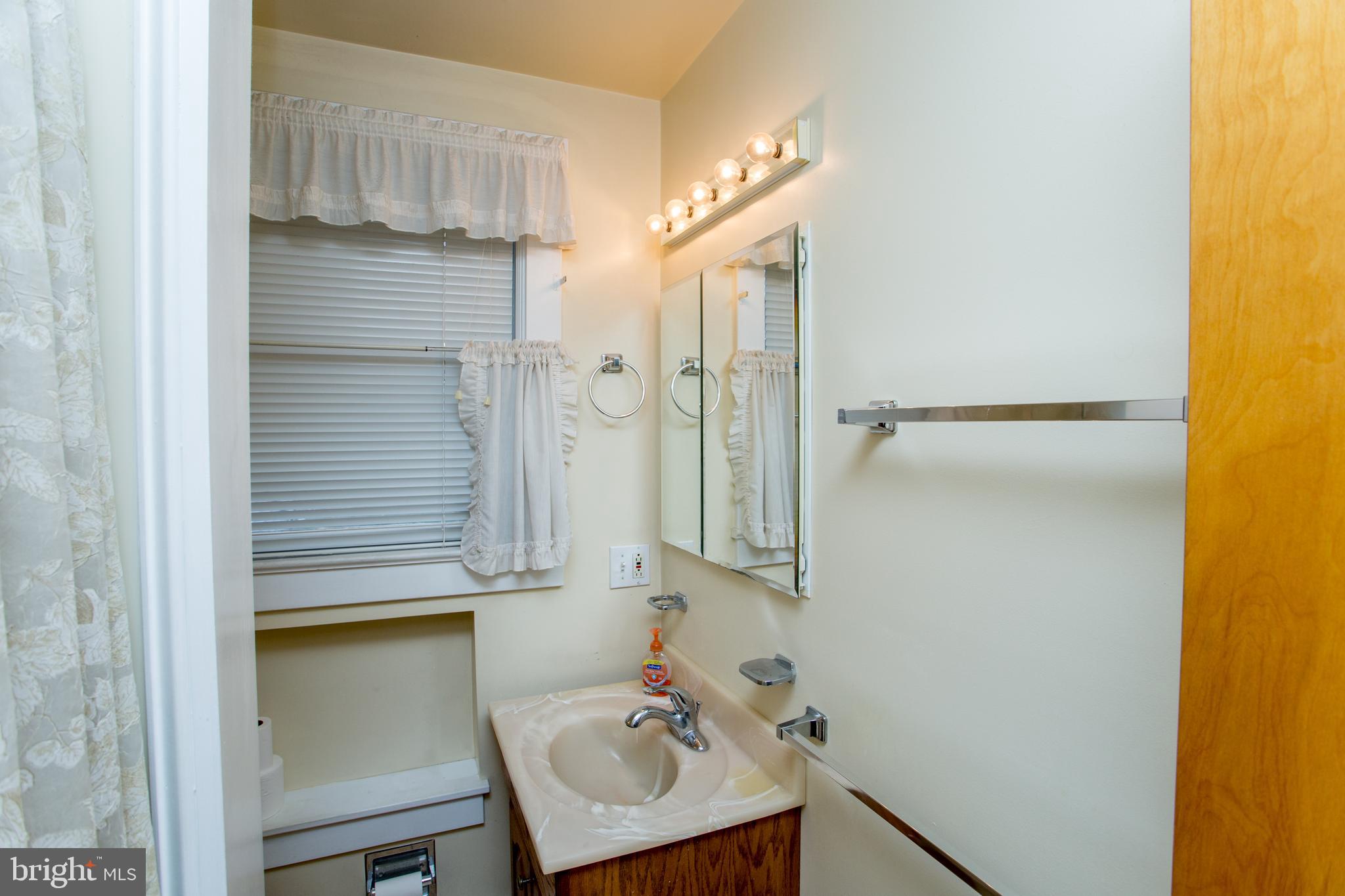 EDGELY - Residential