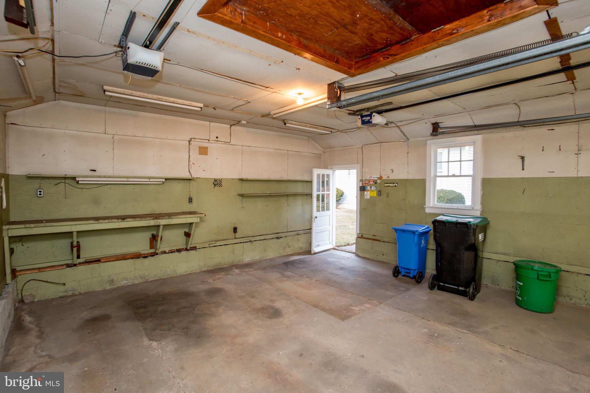 EDGELY - Residential