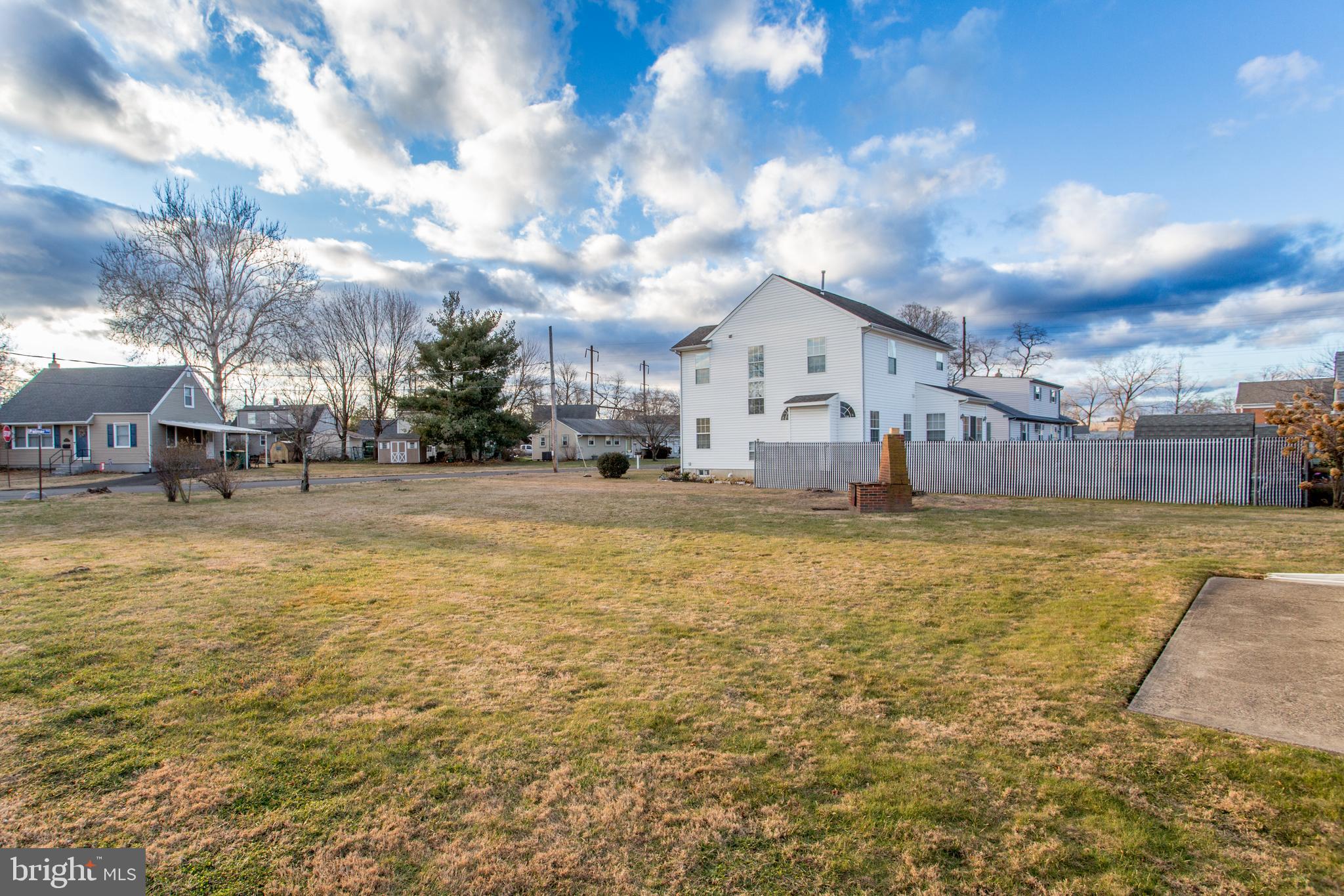 EDGELY - Residential