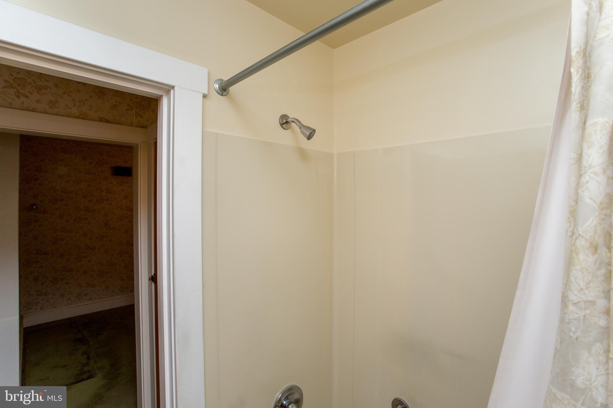 EDGELY - Residential