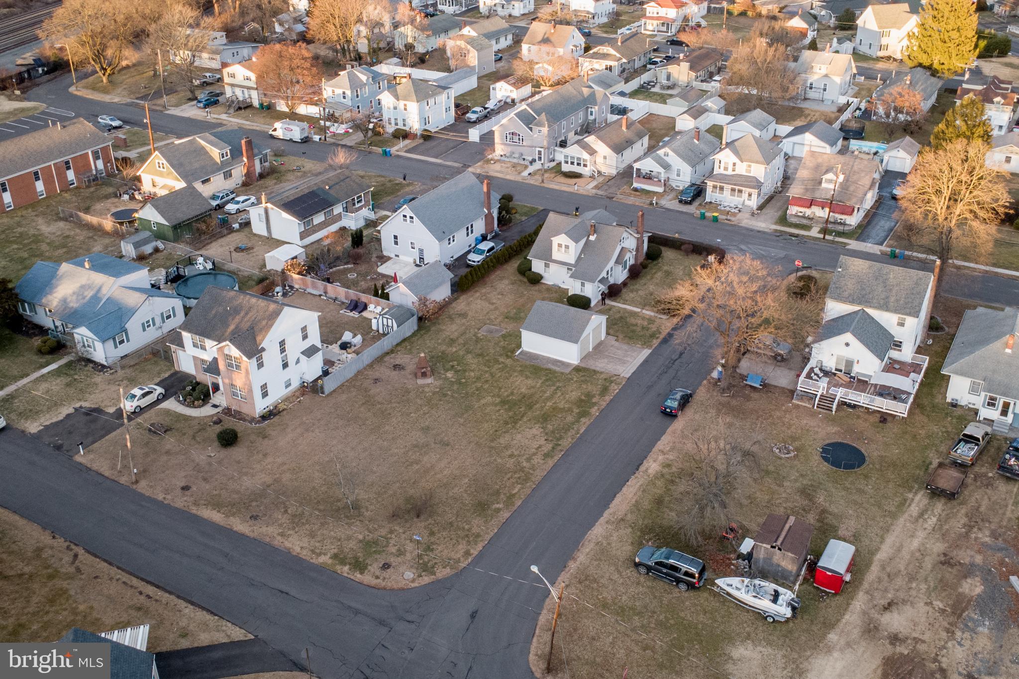 EDGELY - Residential