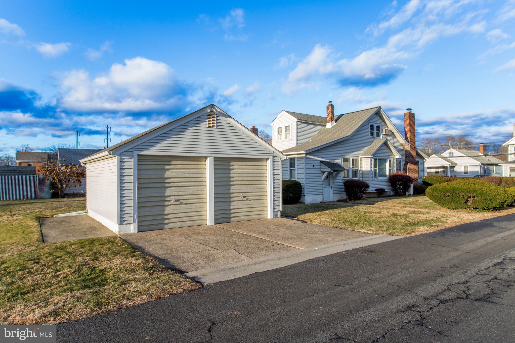 EDGELY - Residential