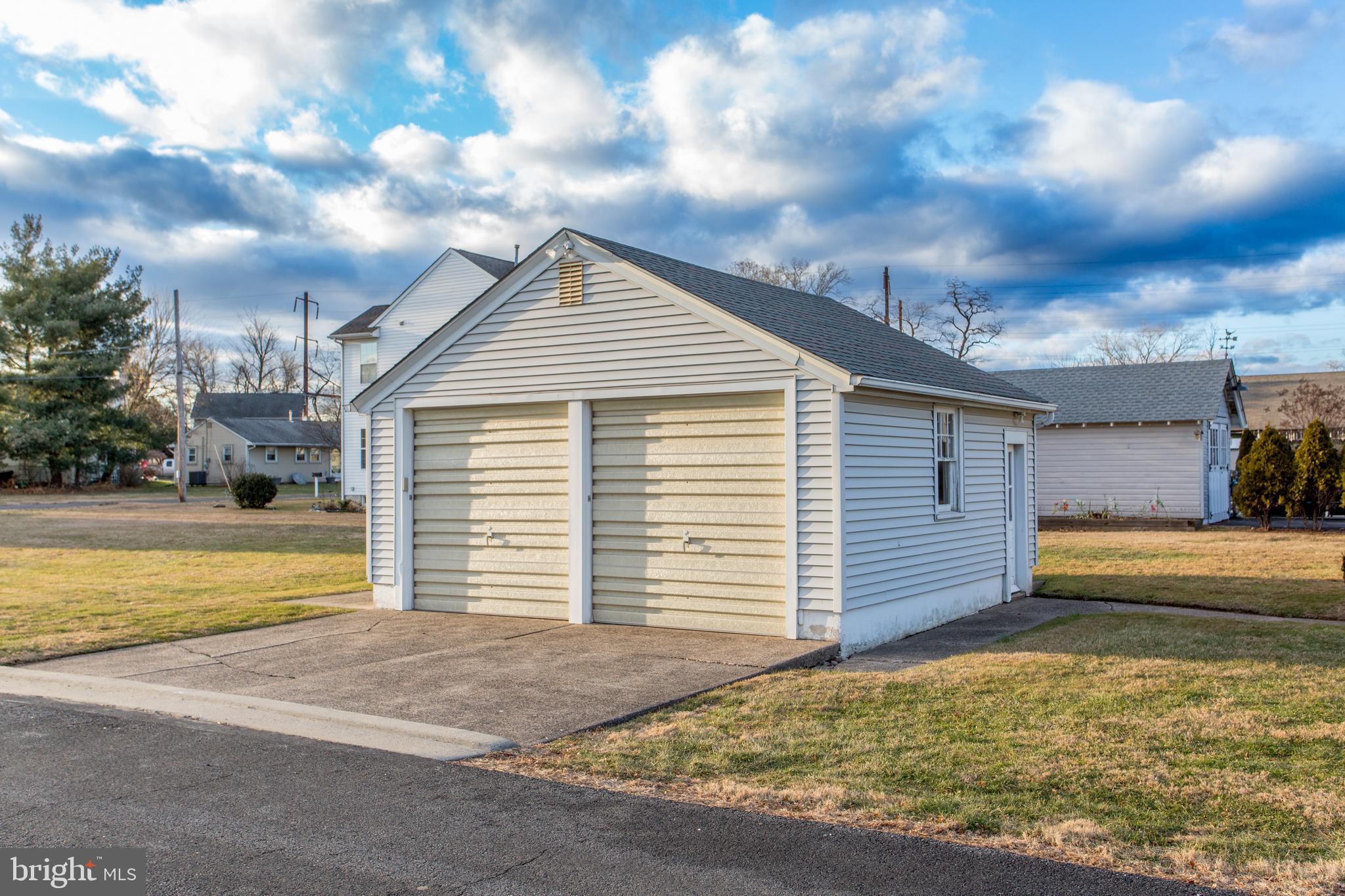 EDGELY - Residential