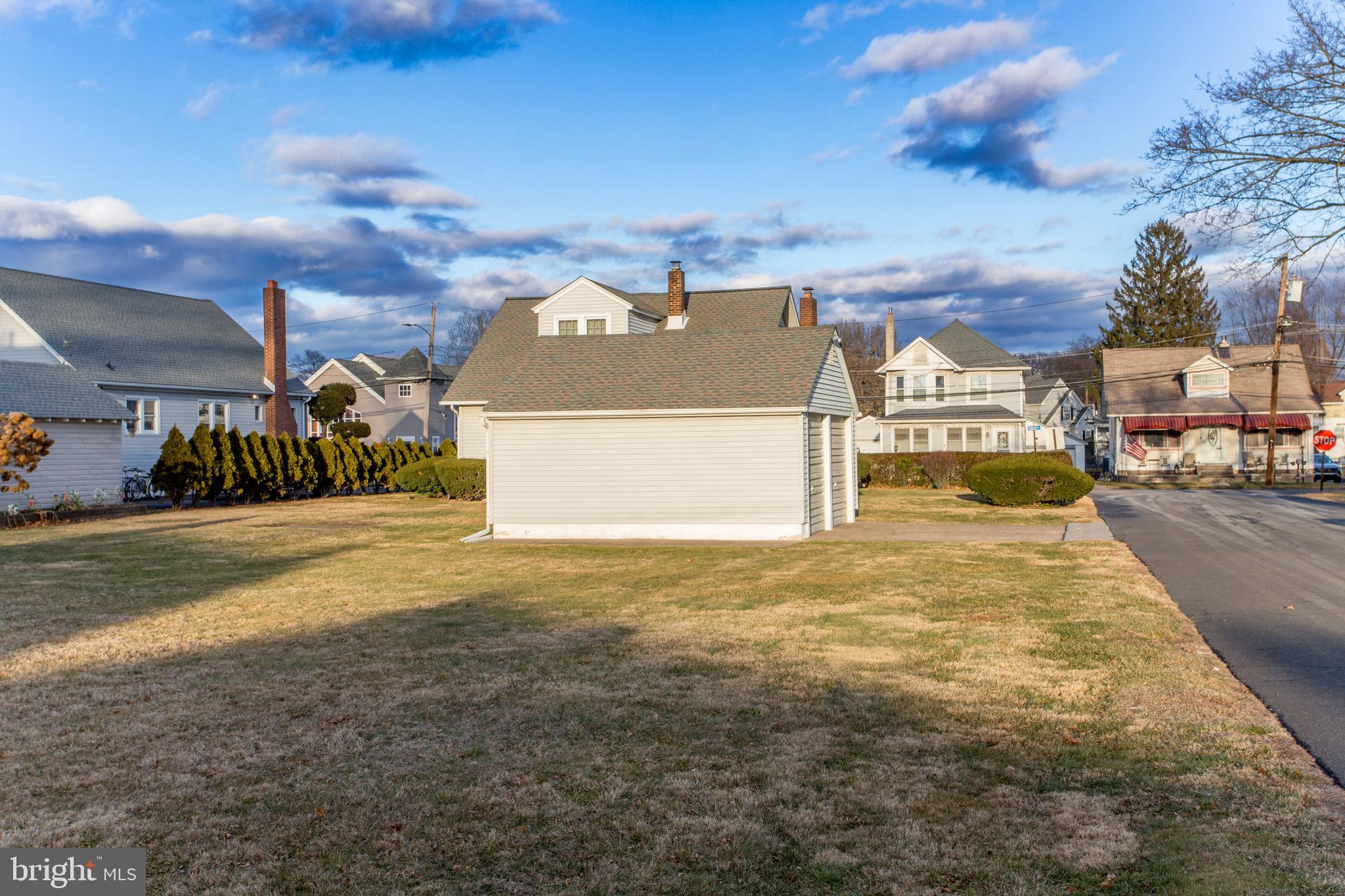 EDGELY - Residential