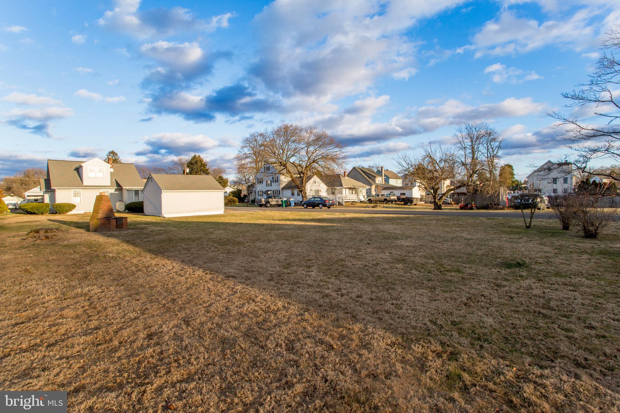 EDGELY - Residential