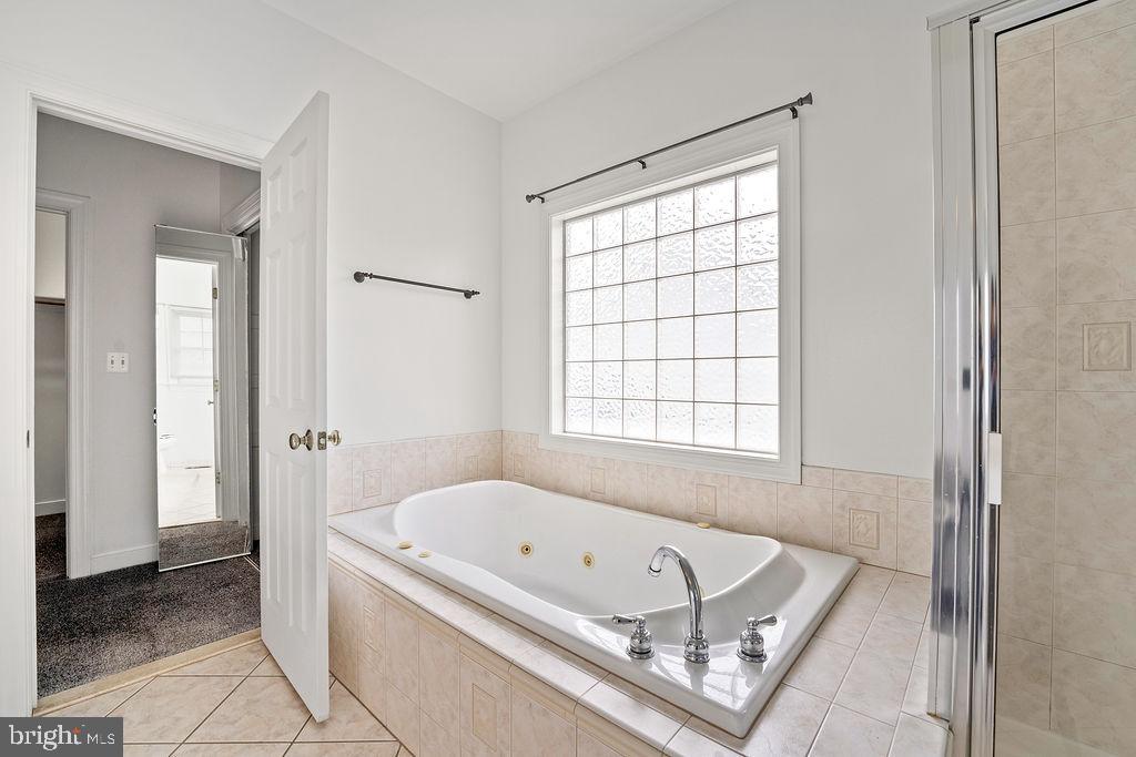 BOWLING GREEN MEADOWS - Residential