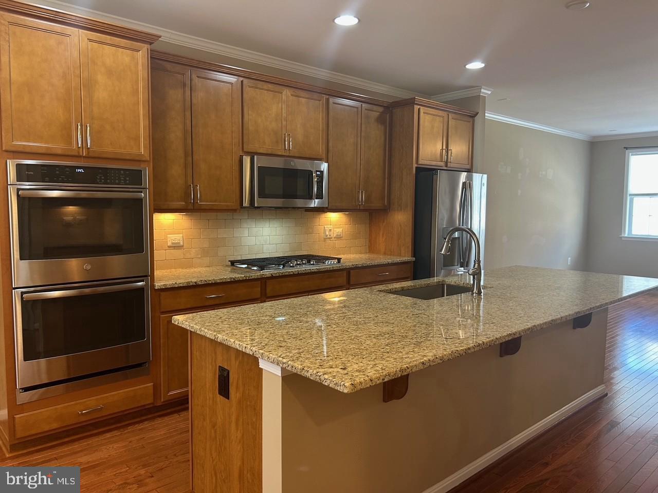 7868 CRESCENT PARK DRIVE