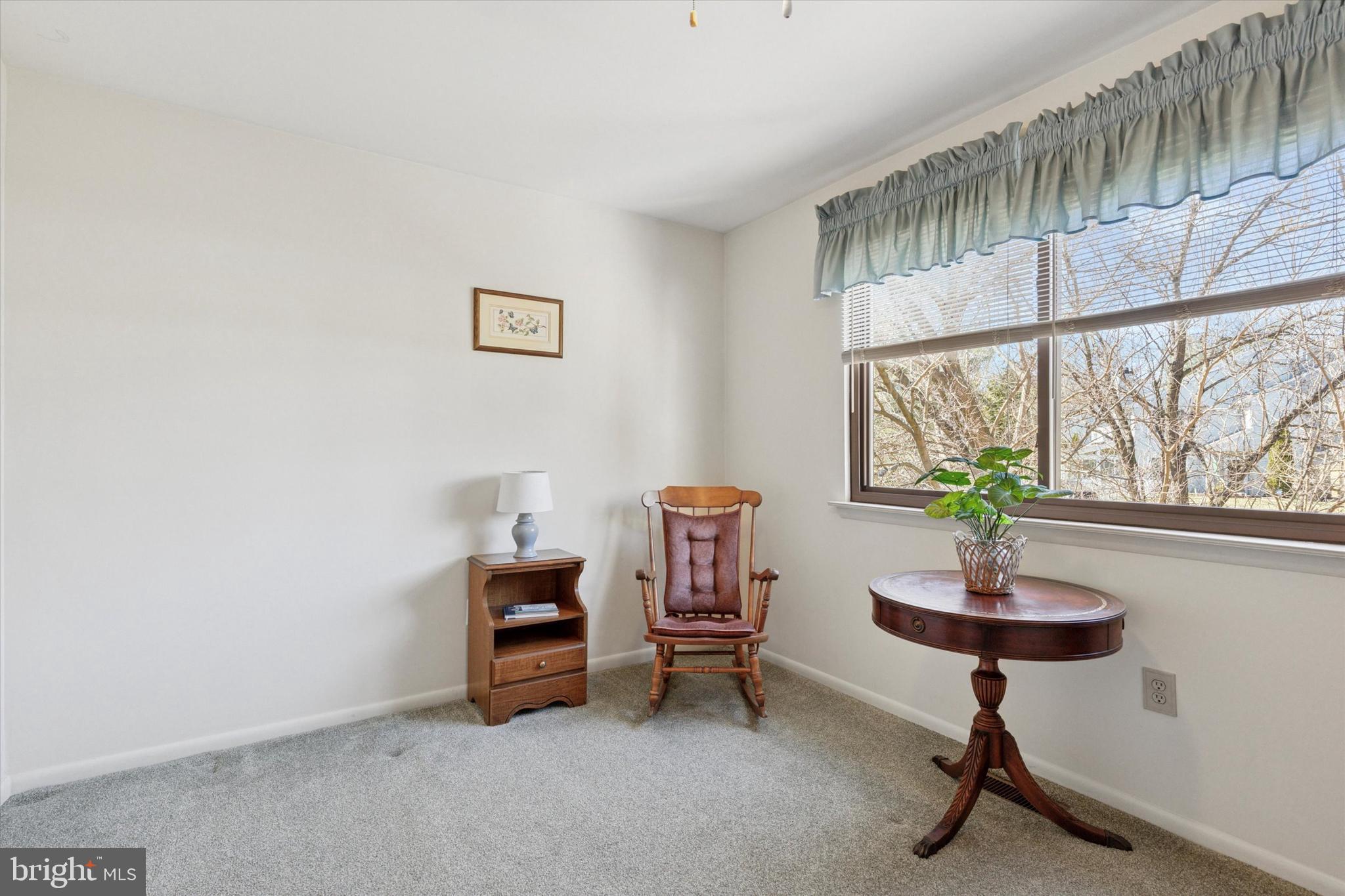 SAW MILL VALLEY - Residential