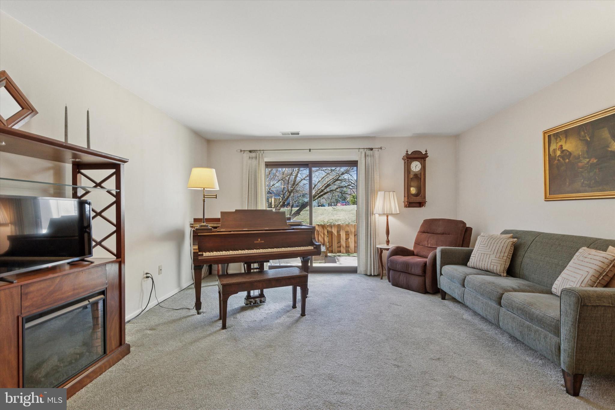 SAW MILL VALLEY - Residential