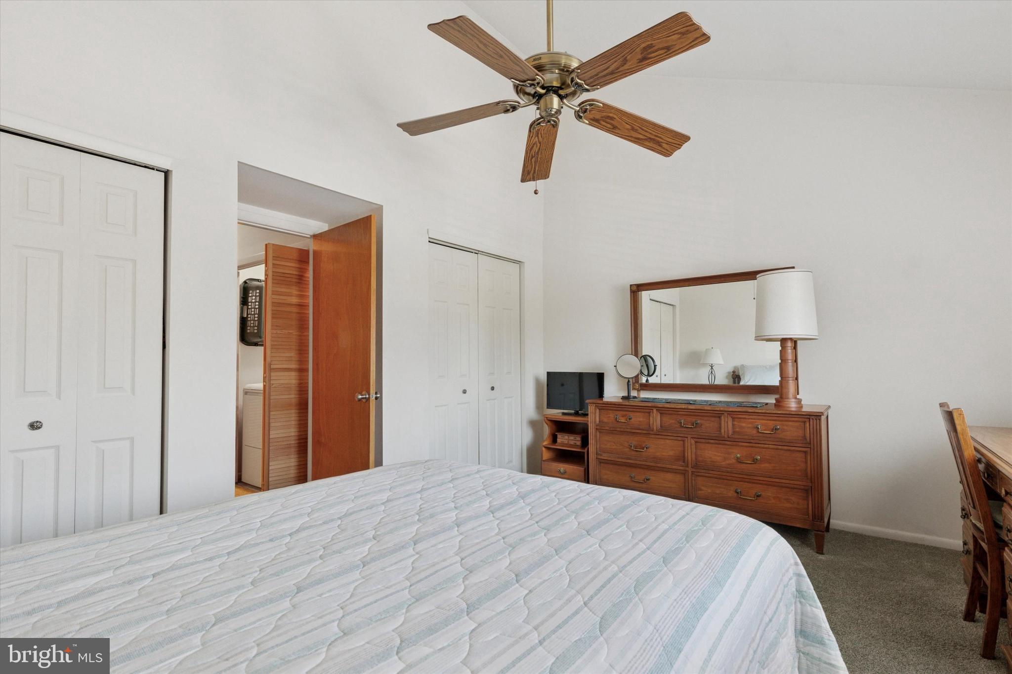 SAW MILL VALLEY - Residential