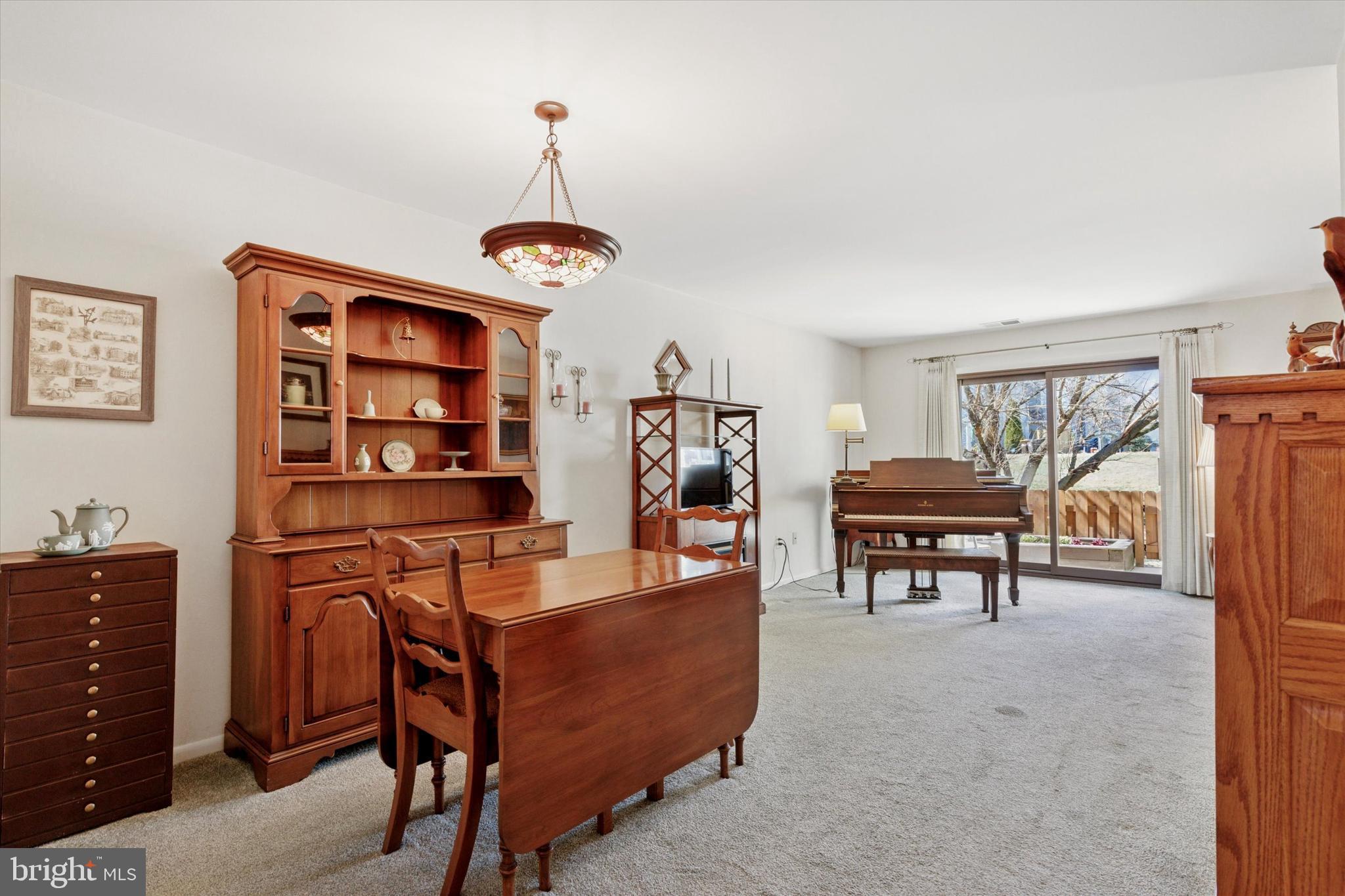 SAW MILL VALLEY - Residential