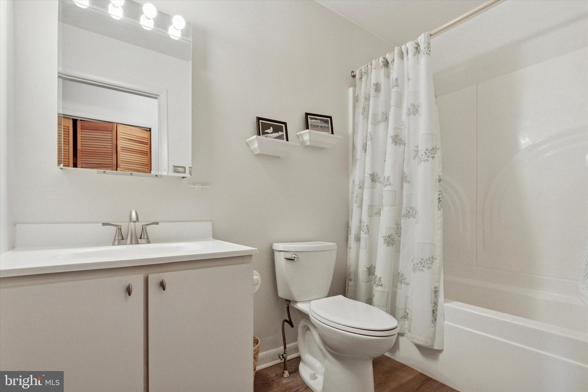 SAW MILL VALLEY - Residential