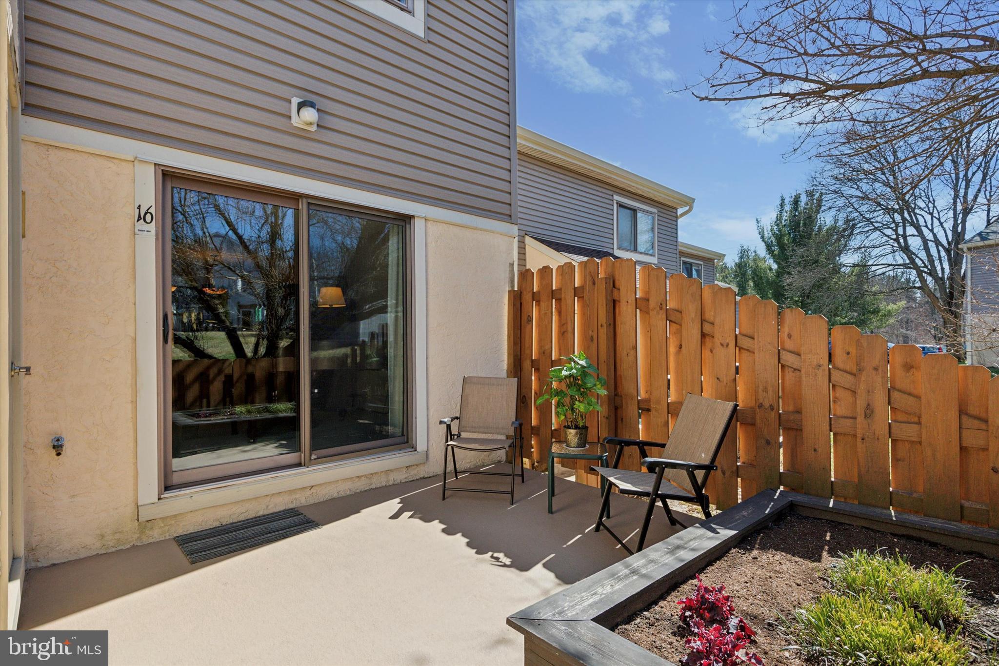 SAW MILL VALLEY - Residential