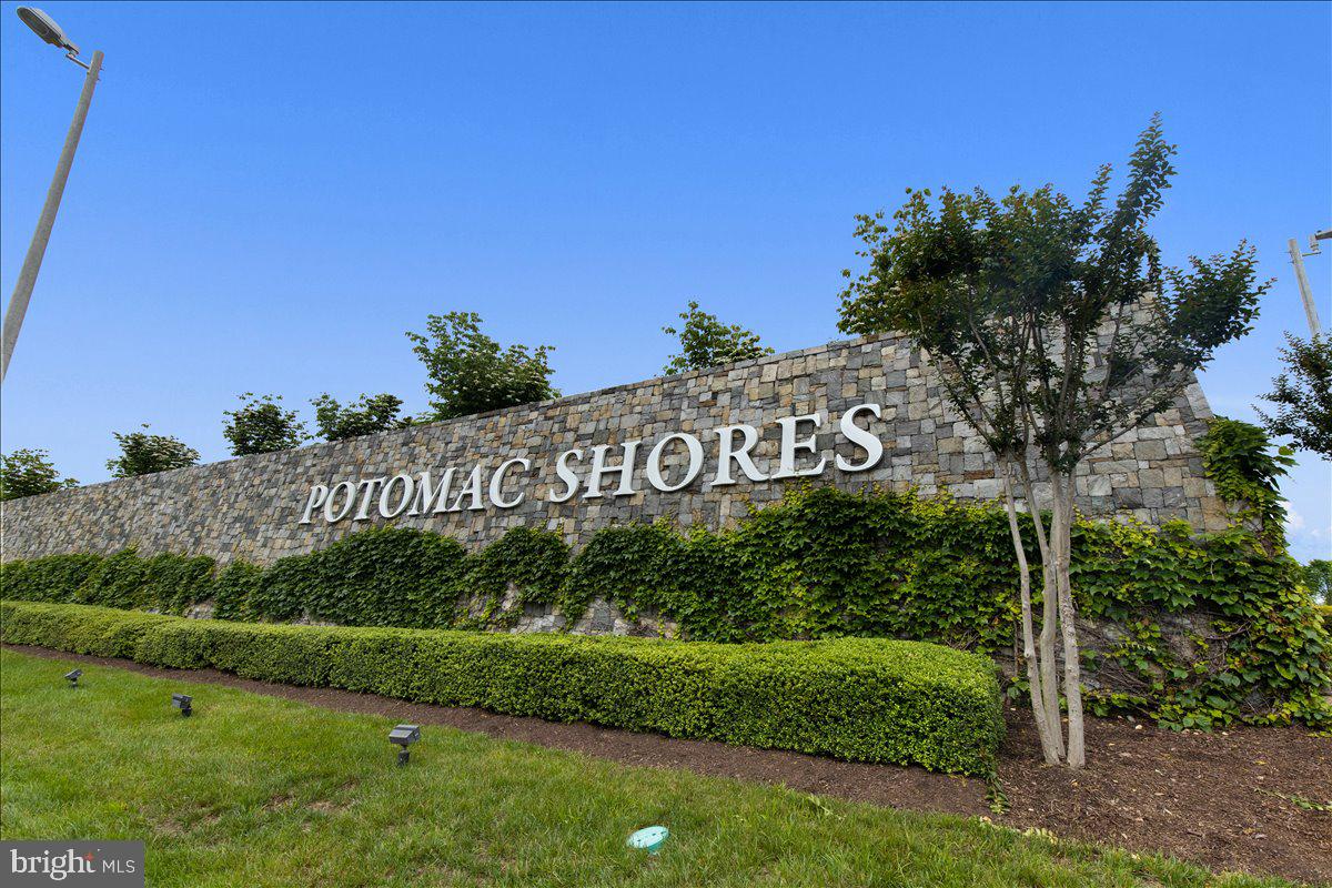 POTOMAC SHORES - Residential Lease