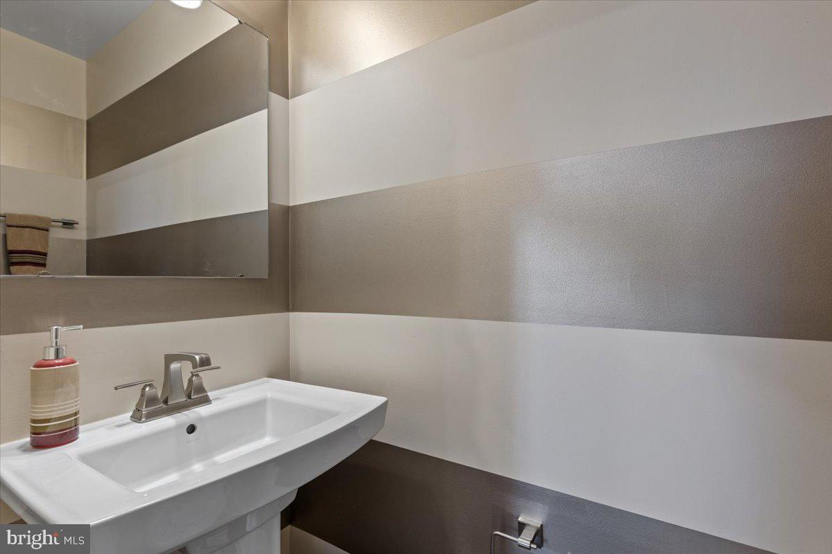 POTOMAC SHORES - Residential Lease