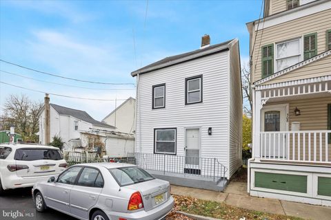 Photo of 310 Hopkinson Street, BORDENTOWN, NJ 08505 (MLS # NJBL2101520)