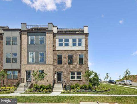 Townhouse For Sale - 11226 Einstein Street<br/> MANASSAS, VA 20109