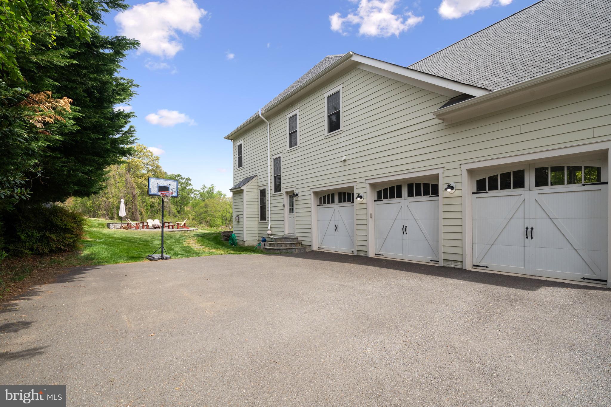 FAIRFAX FARMS - Residential