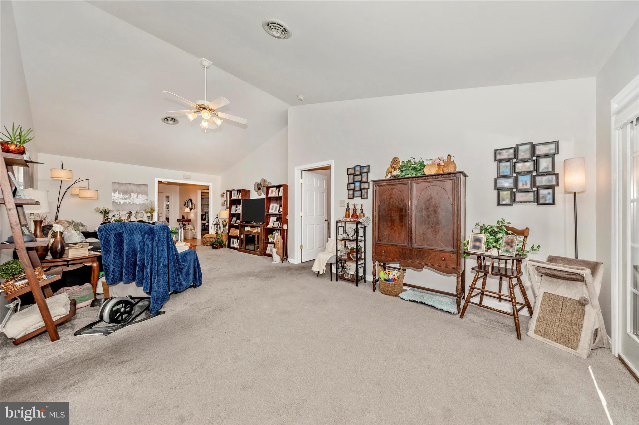 MOSS SPRING - Residential