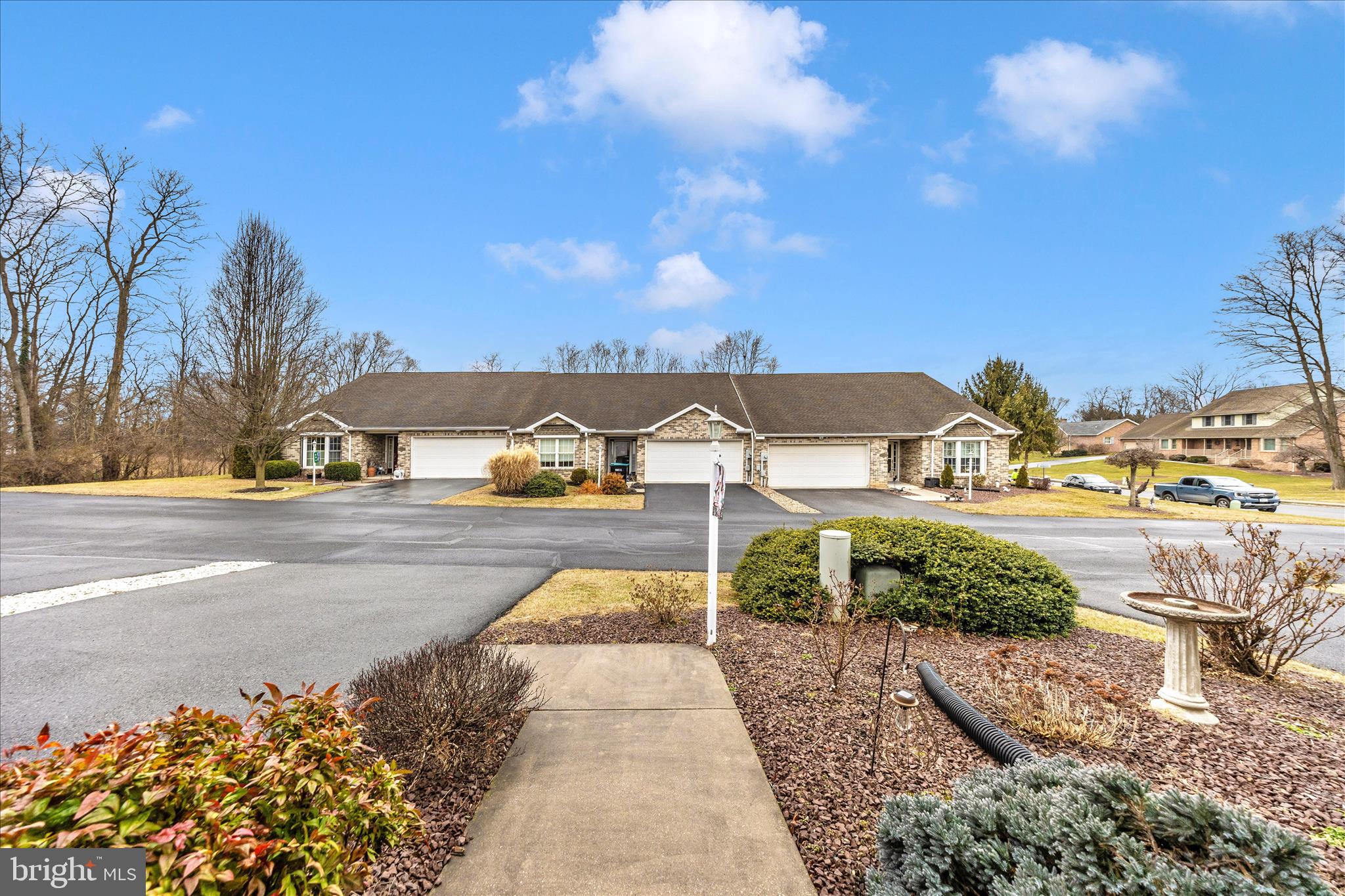 MOSS SPRING - Residential