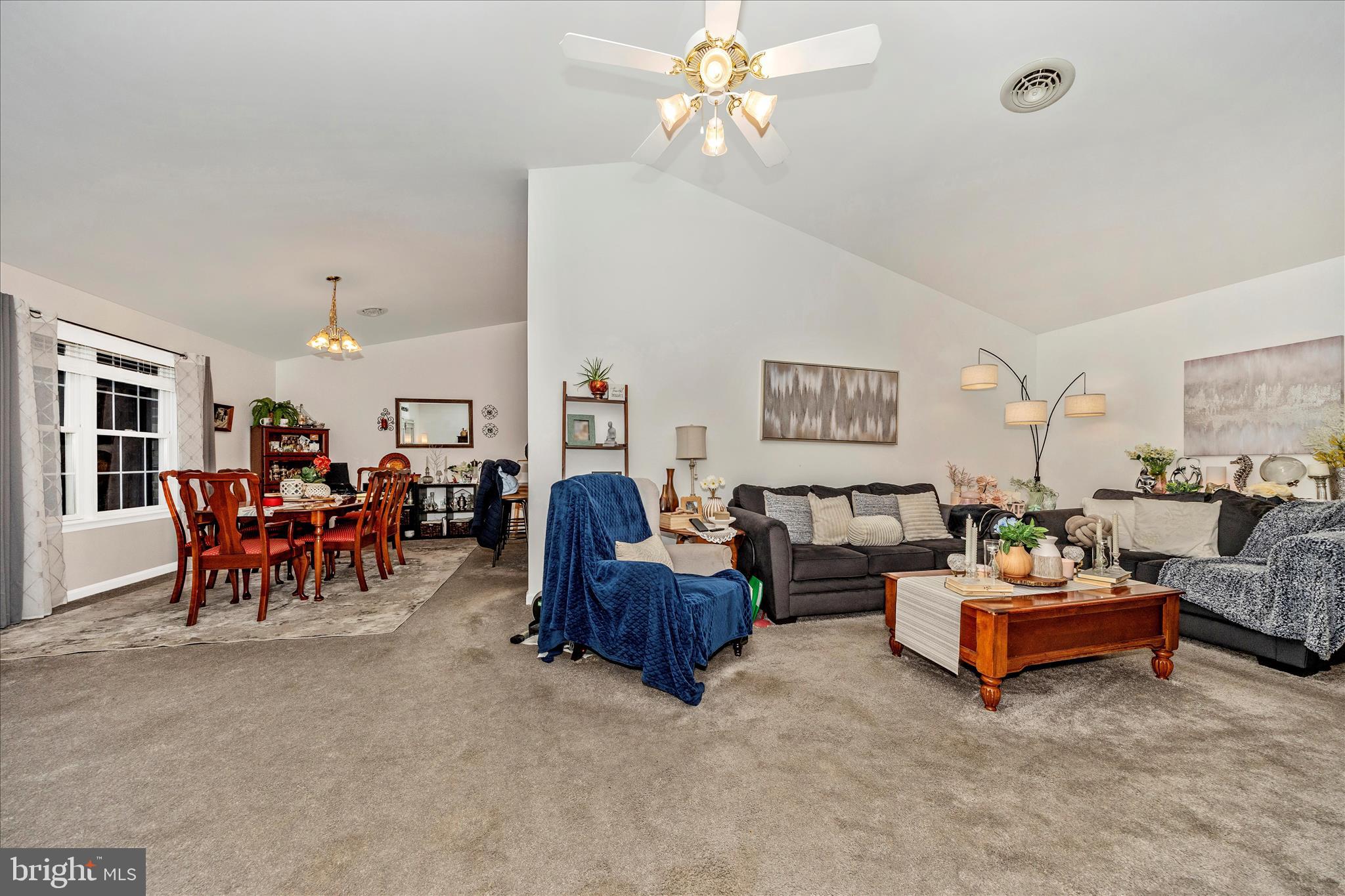 MOSS SPRING - Residential