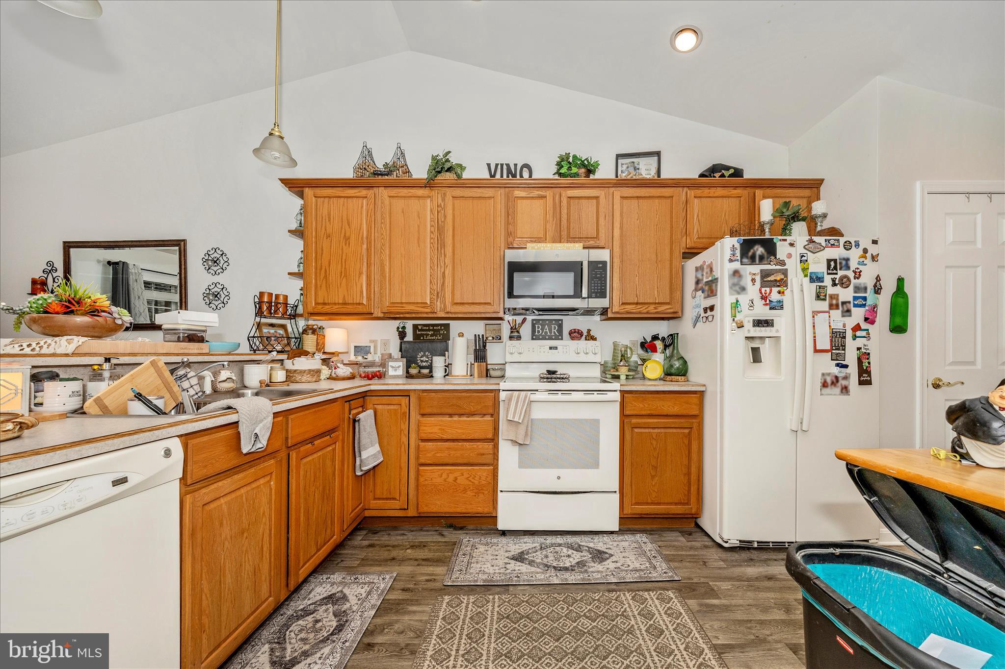 MOSS SPRING - Residential