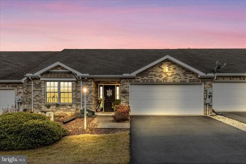 608 BROOKVIEW DRIVE GREENCASTLE PA 17225