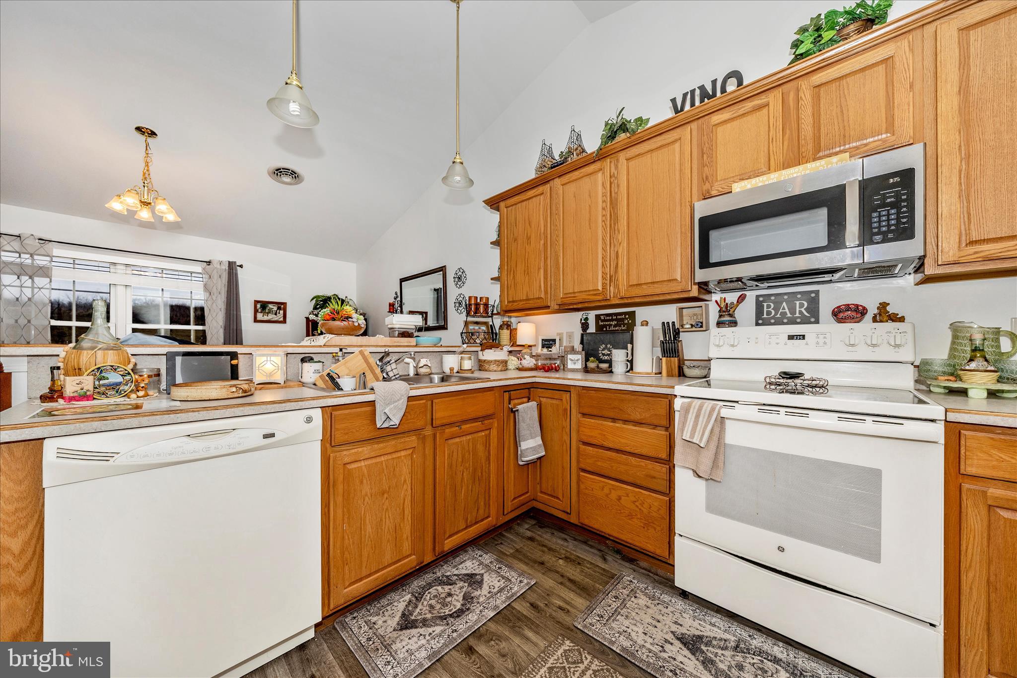 MOSS SPRING - Residential