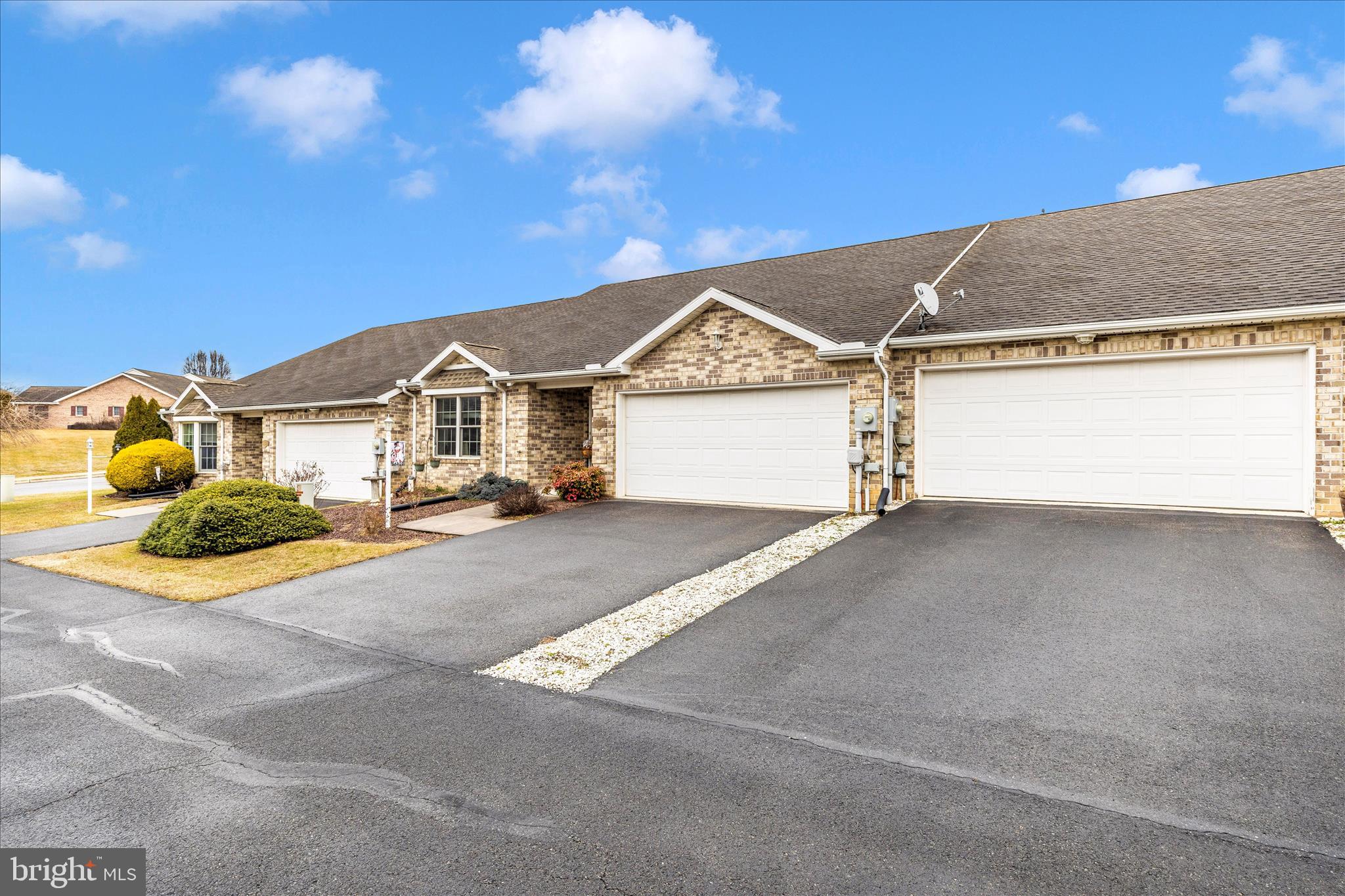 MOSS SPRING - Residential